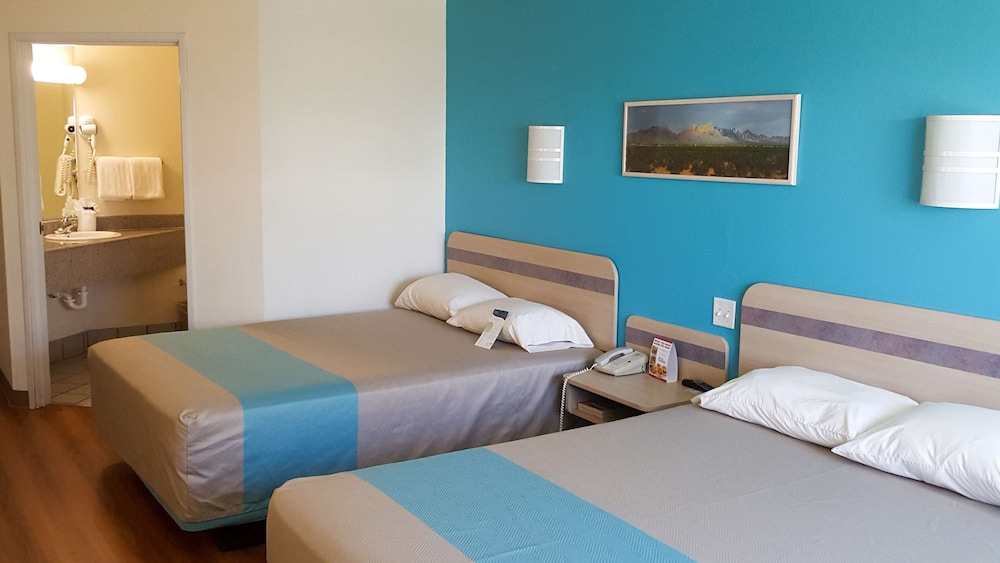 Motel 6 Las Cruces NM Telshor - photo 11