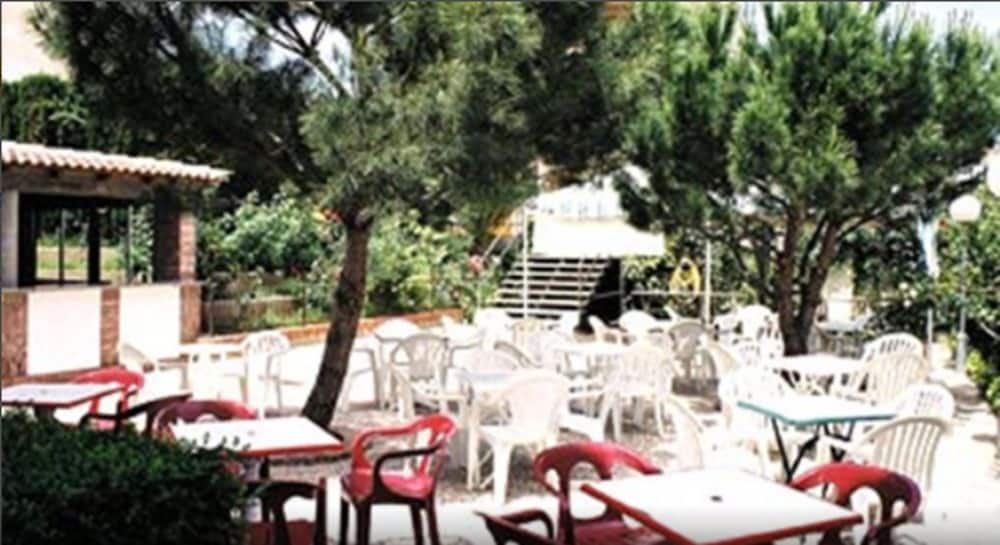 Hostal Monasterio De Rueda 4948781 — Sastago