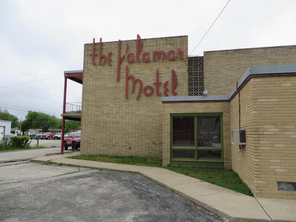 Palamar Motel — hotel in Pontiac
