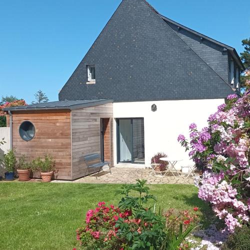 Ty Sklaer A 200 M De La Mer — Penvenan