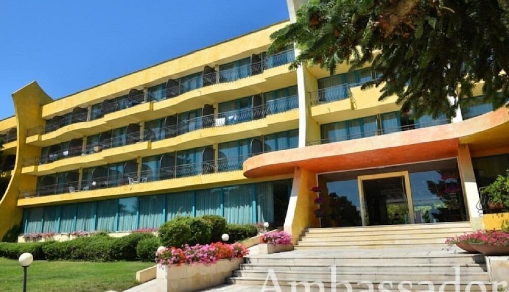 Ambassador — hotel in Zlatni Pyasatsi