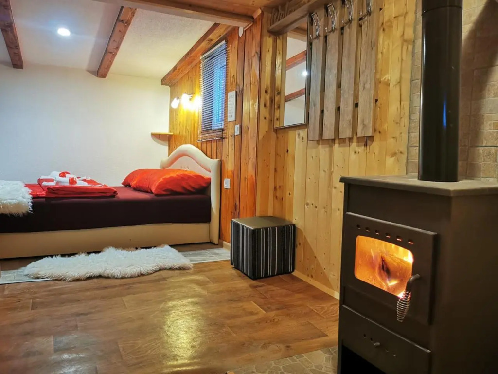Home La Sierra With Whirlpool Bath For Two — 4-Star Luxury Hotel in Korenica, Croatia