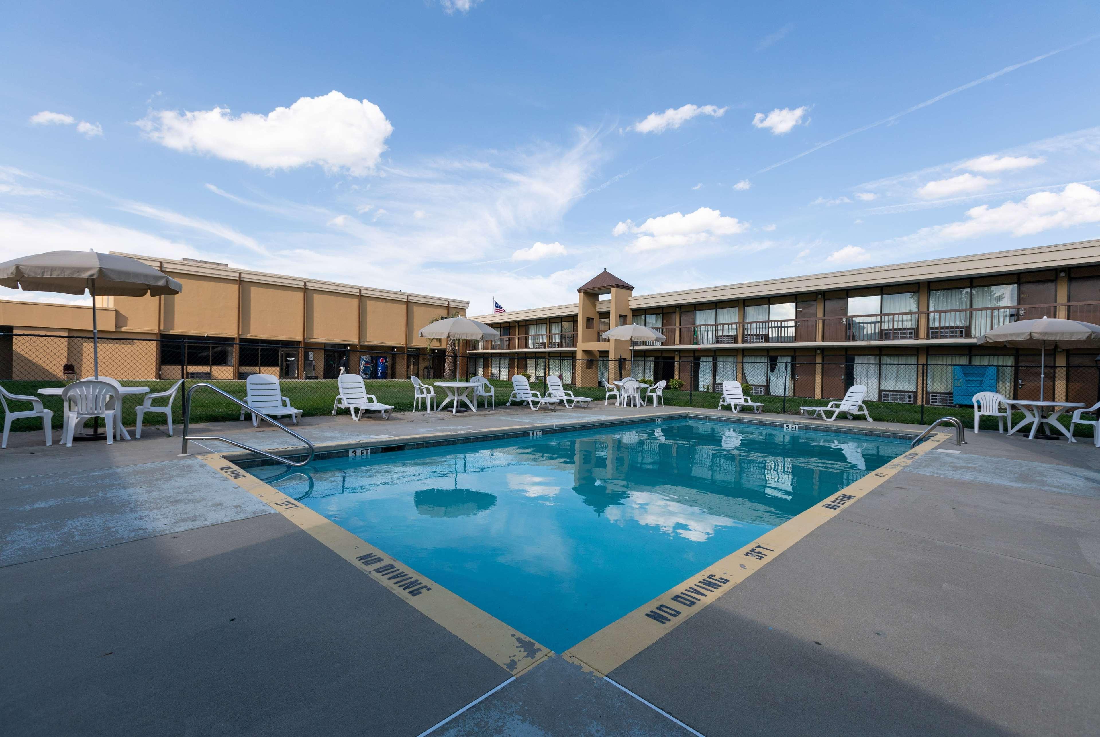 Super 8 by Wyndham Goldsboro - photo 20