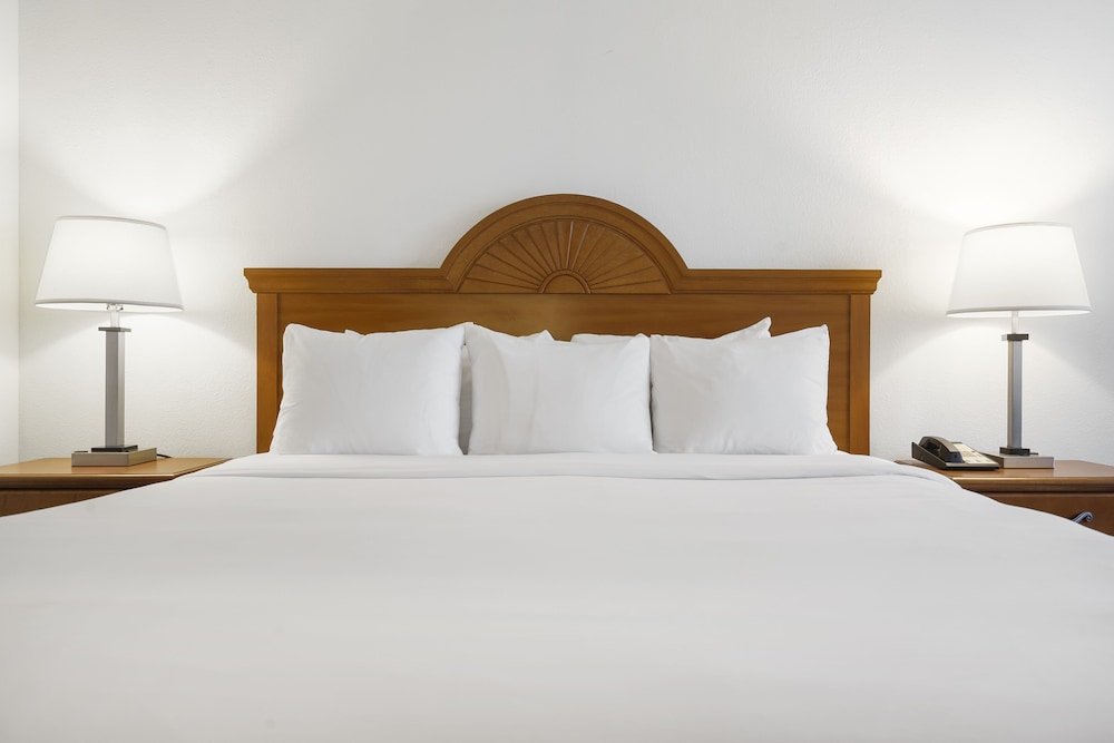 Thousand Hills Resort Hotel - photo 2
