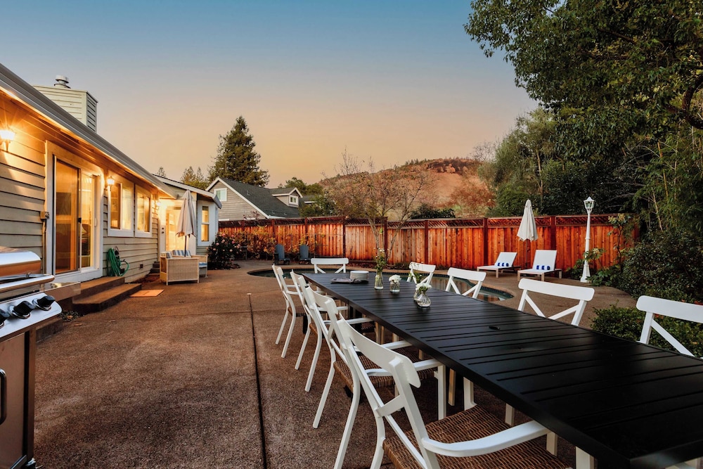 Cabernet By Avantstay Tranquil Sonoma Valley Oasis w Pool & Fire Pit - photo 24