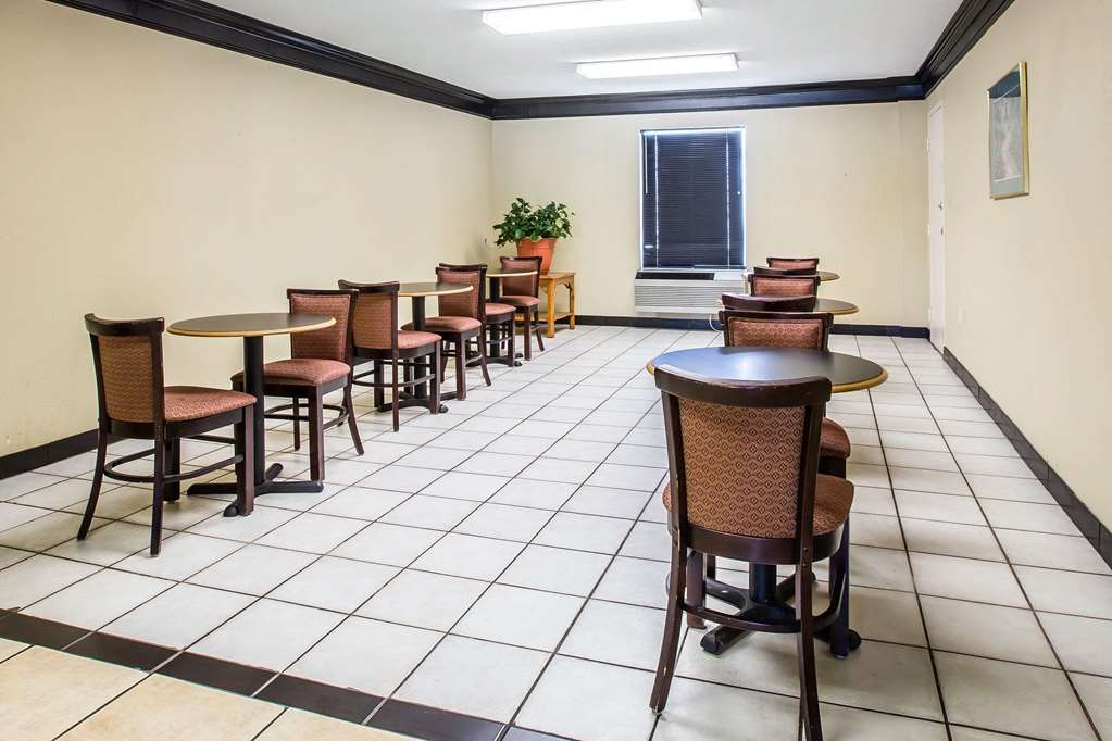 Rodeway Inn Expo Center - photo 23