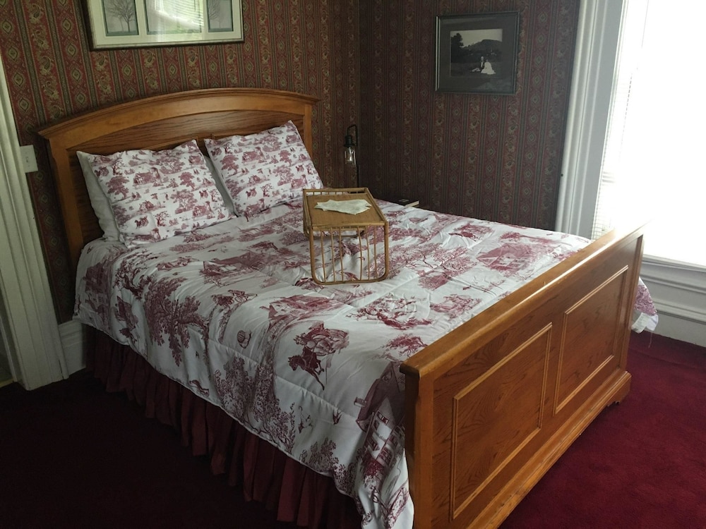 The Colonial Motel - photo 21