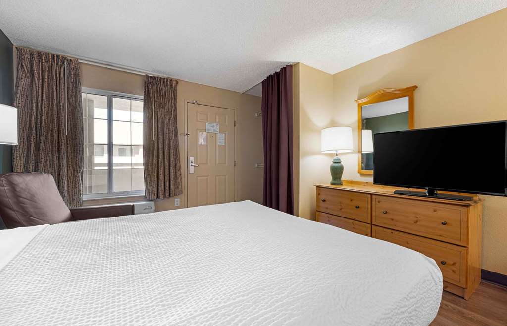 Extended Stay America Suites San Diego Fashion Valley - photo 9