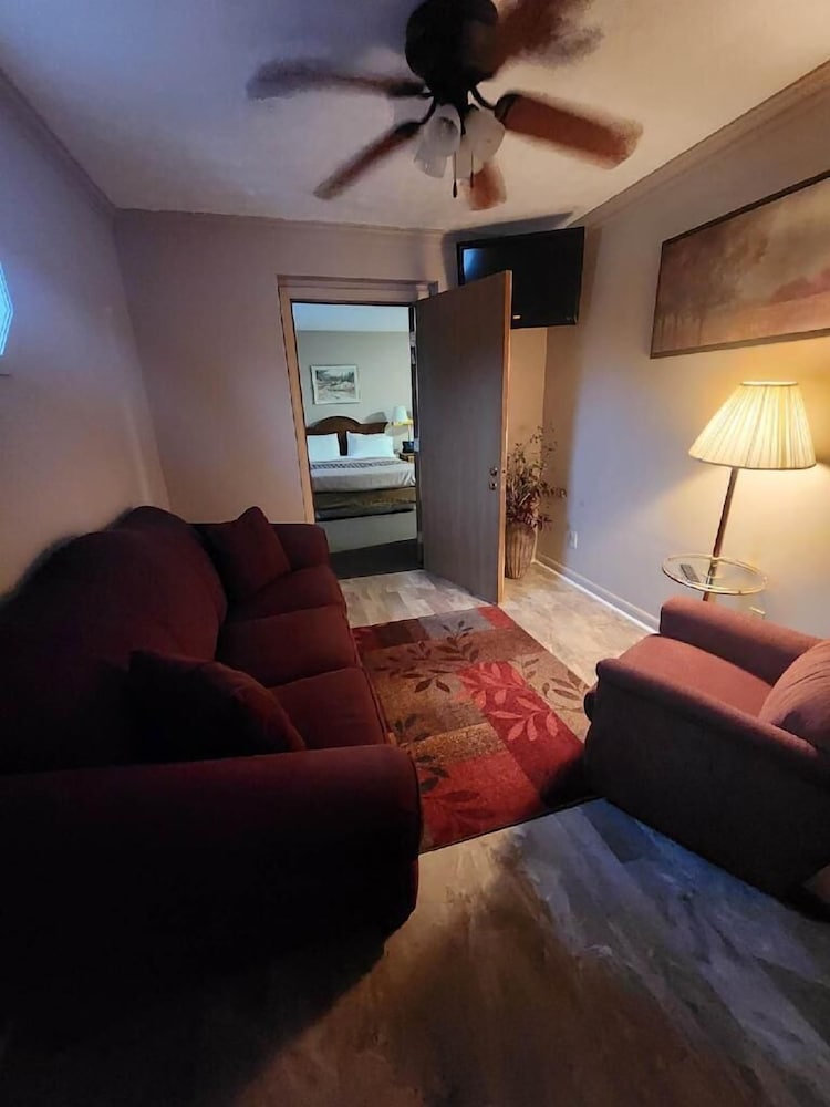 Keyser Inn - photo 16