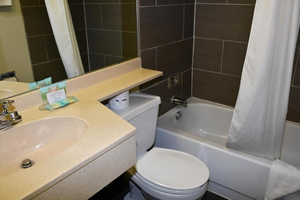 Stillwater Inn & Suites - photo 19