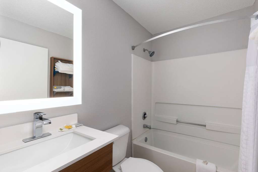 Microtel Inn by Wyndham Bowling Green - photo 18