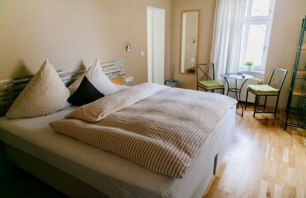 Landhotel Airport Inn in Sohren, Germany