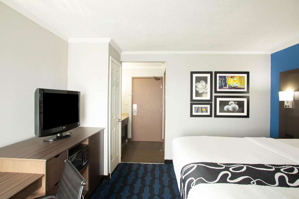 La Quinta Inn by Wyndham St. Louis Hazelwood Airport North - photo 21