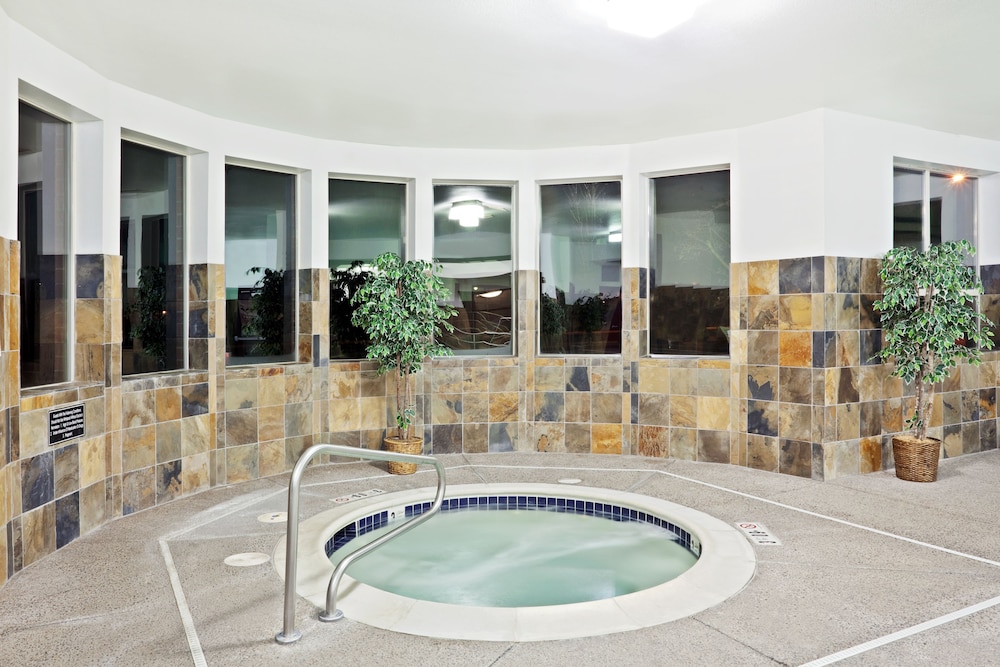Holiday Inn Express & Suites Albany by IHG - photo 16
