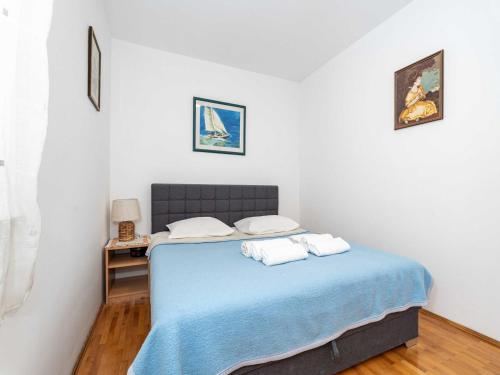 Apartment Marisol One Bedroom Apartment with Balcony and Sea View