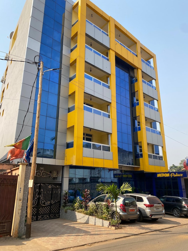 Résidence hôtelière MEDOM Palace Bastos in Yaounde, Cameroon