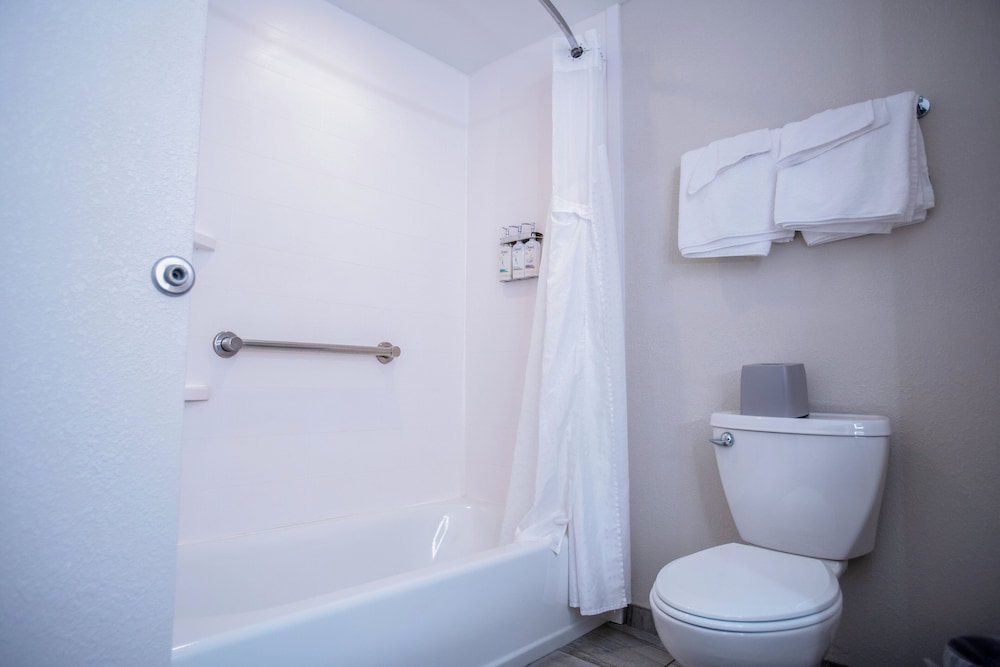 Holiday Inn Express Pembroke by IHG - photo 14