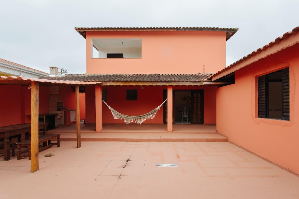 Casapernambuco 100mts Da Praia in Guaruja, Brasil