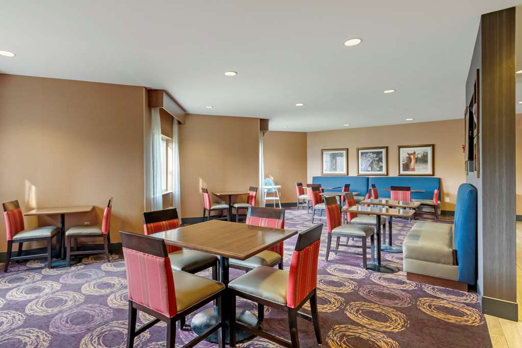 Comfort Inn & Suites Market Airport - photo 30