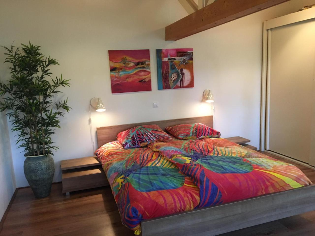 The Old Barn - carbon neutral hotel in Rhenen