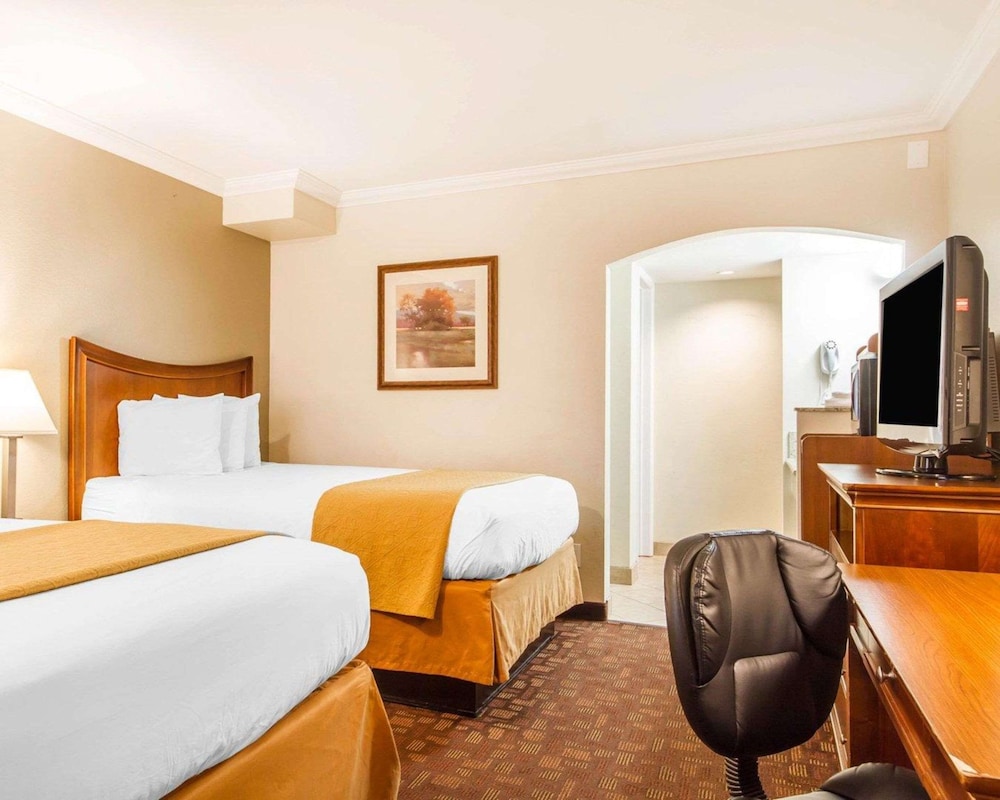 Quality Inn Sacramento Convention Center - photo 12