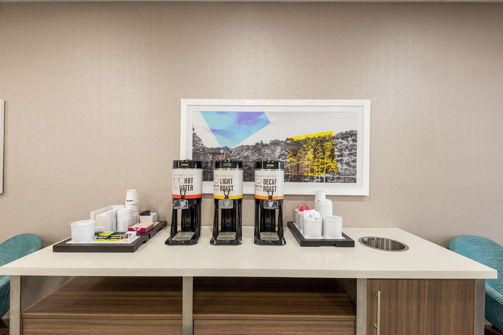 Hampton Inn Belle Vernon - photo 29