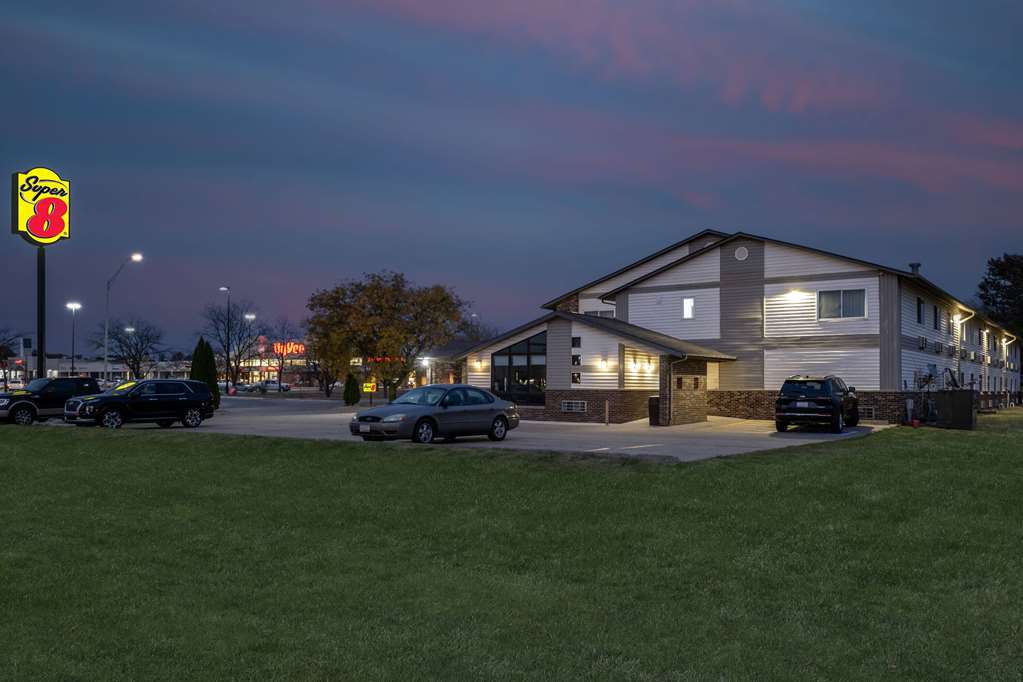 Super 8 by Wyndham Waverly - photo 7