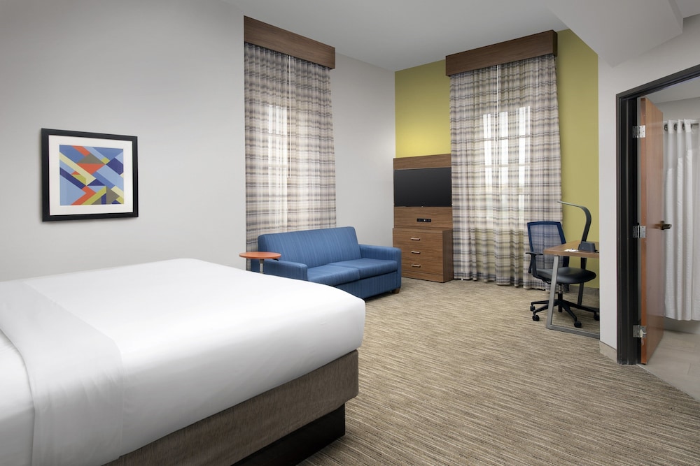 Holiday Inn Express San Antonio N Riverwalk Area by IHG - photo 4