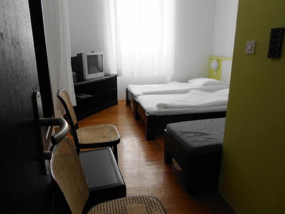 Hotel Tamaris — hotel in Vis