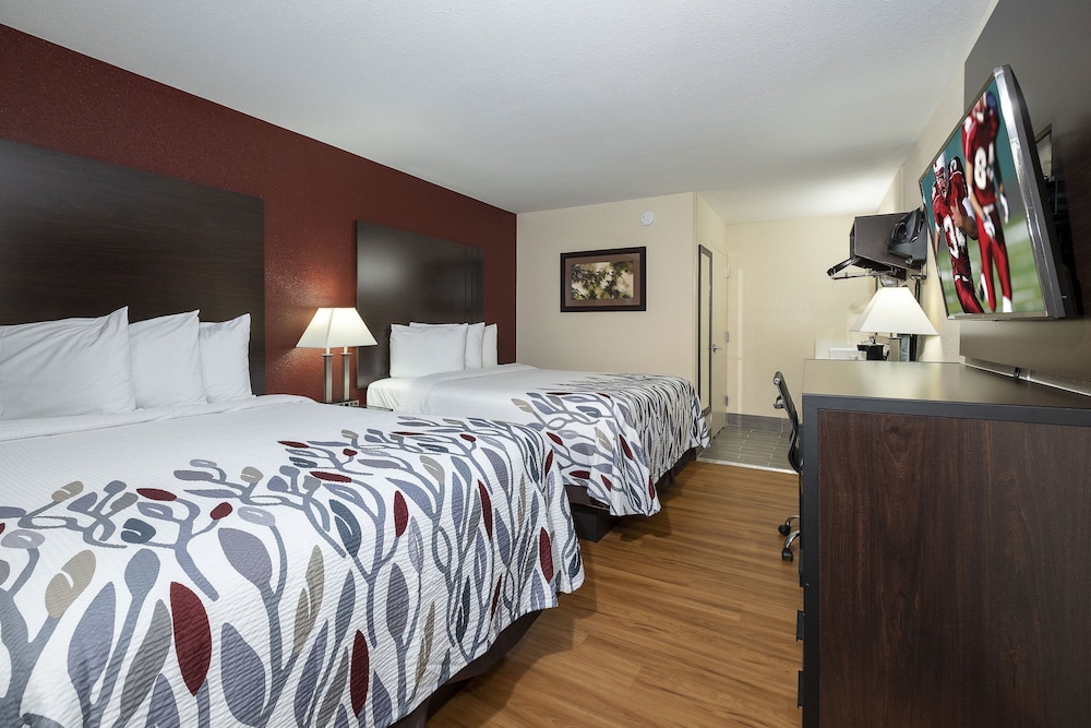 Red Roof Inn Freehold - photo 7