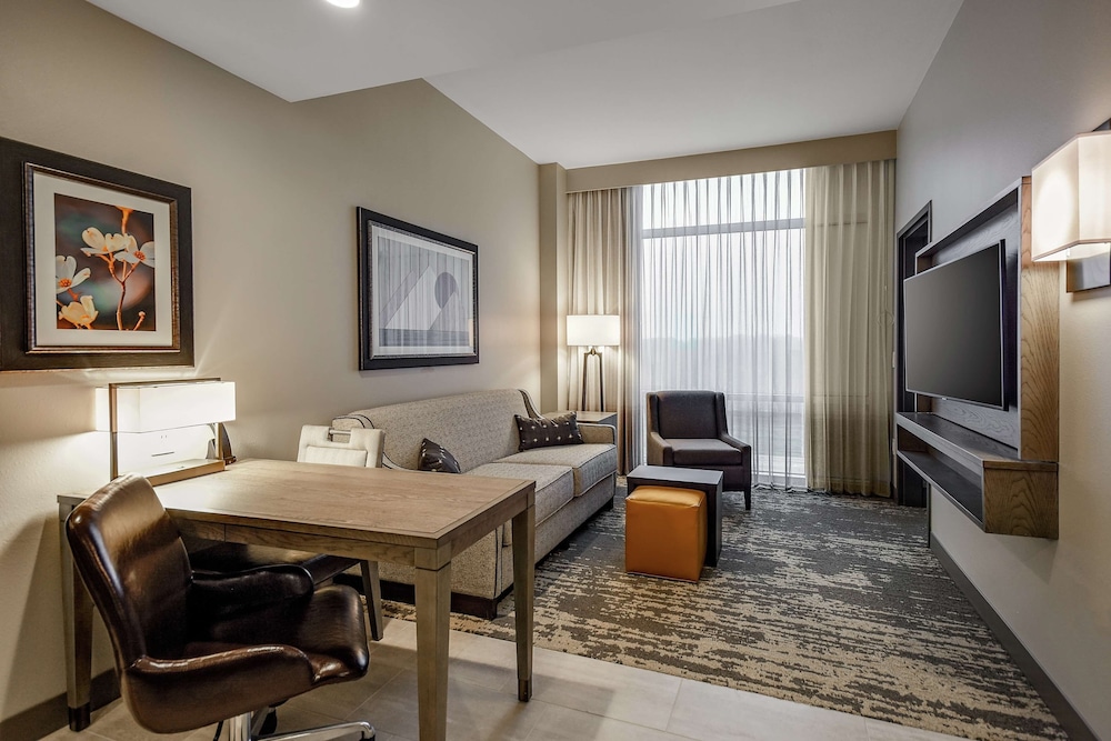 Embassy Suites by Hilton Jonesboro Red Wolf Convention Center - photo 5