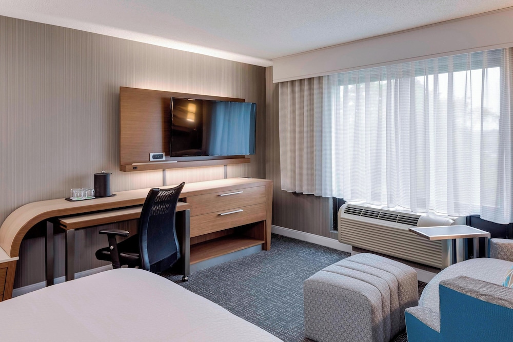 Courtyard by Marriott in Portsmouth - photo 12