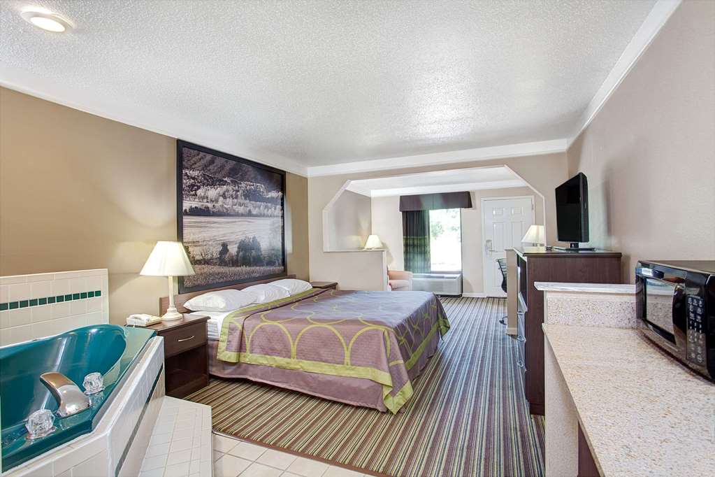 Super 8 by Wyndham Knoxville East - photo 16