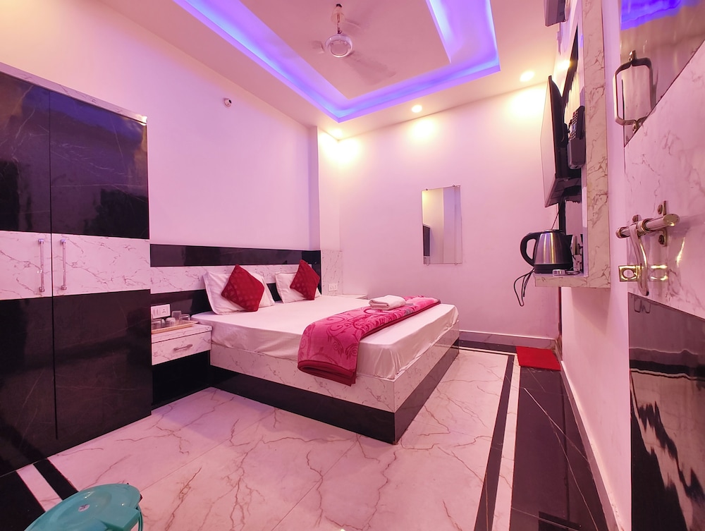 Hotel Hanuman Palace Ayodhya in Ajodhya, India