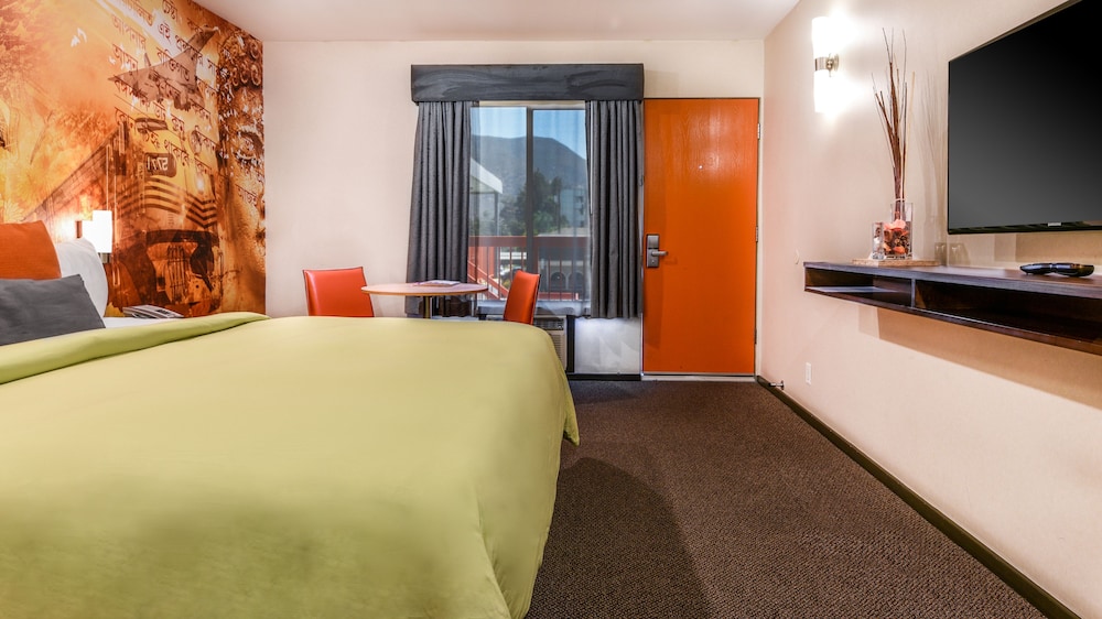 The Tangerine A Burbank Hotel - photo 6