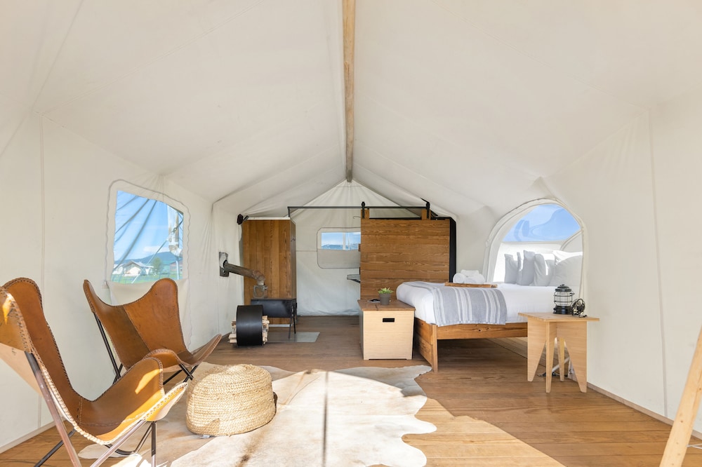 Under Canvas West Yellowstone - photo 15