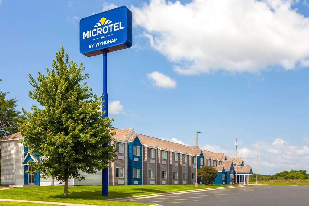 Microtel Inn by Wyndham Janesville - photo 3
