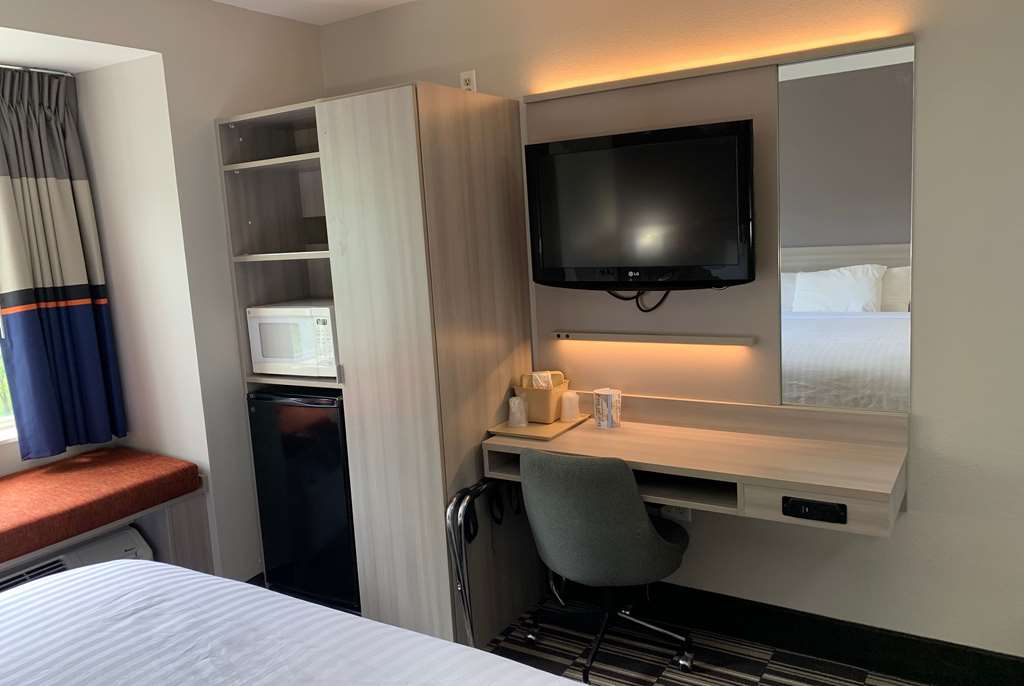 Microtel Inn by Wyndham Charlotte Airport - photo 14