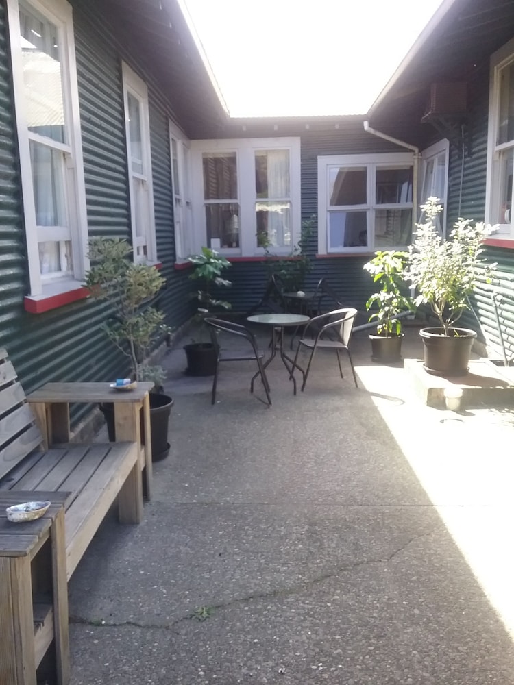 Dunollie Hotel in Greymouth, New Zealand