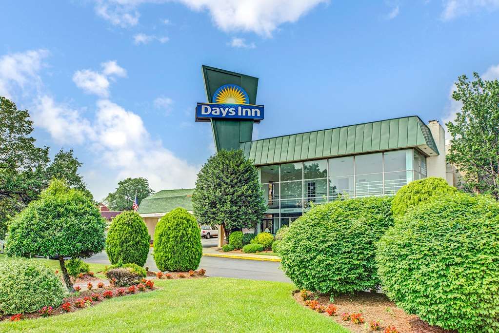 Days Inn by Wyndham Arlington Washington DC - photo 4