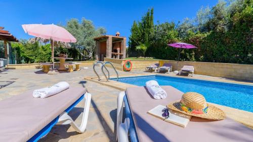 Casa El Torcal Antequera La Higuera by Ruralidays — 4-Star Luxury Hotel in Antequera, Spain