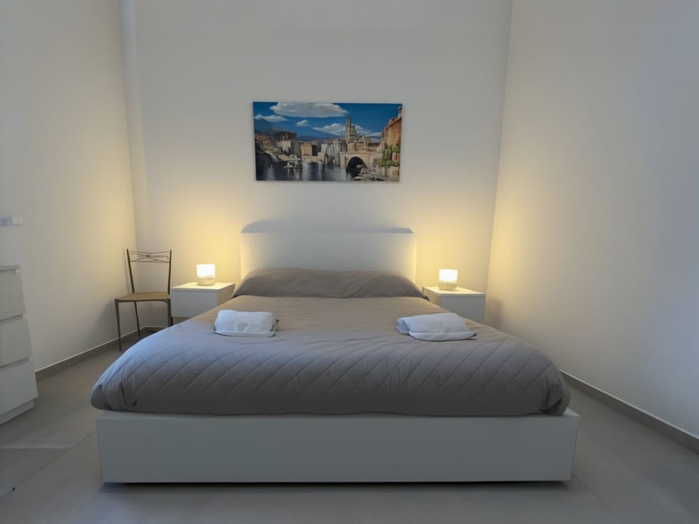 Casa Maria in Roma With 1 Bedrooms and 1 Bathrooms — 4-Star Luxury Hotel in Rome, Italy
