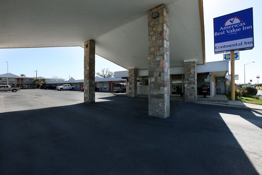 Americas Best Value Inn Uvalde - photo 28