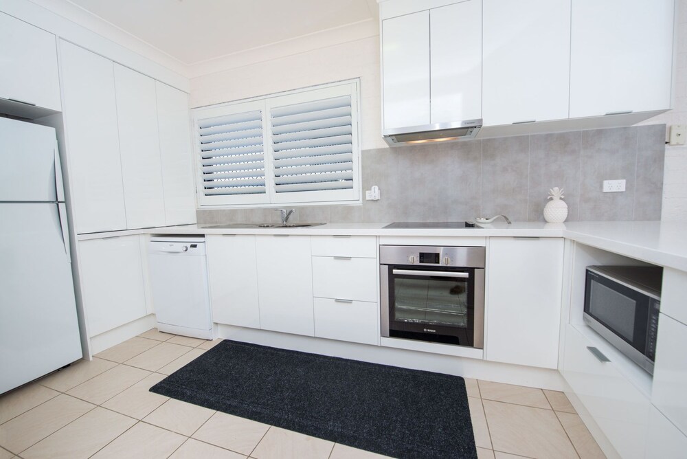 1 19 Norburn Avenue Pet friendly property only 290 metres from Little beach waterfront. — 4-Star Luxury Hotel in Nelson Bay, Australia