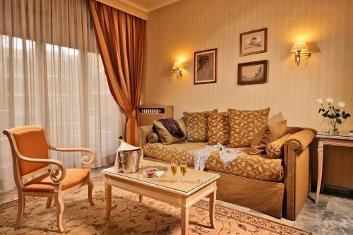 Family Suite — 4-Star Luxury Hotel in Rome, Italy