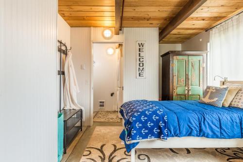 Totally Beachin Getaway by AvantStay Waterfront - photo 30