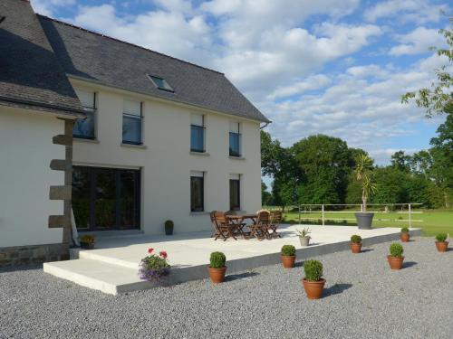 Maison de Luciné — 4-Star Luxury Hotel in Combourg, France