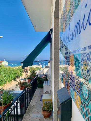 B&B Giallolumia — 4-Star Luxury Hotel in Portopalo Di Capo Passero, Italy