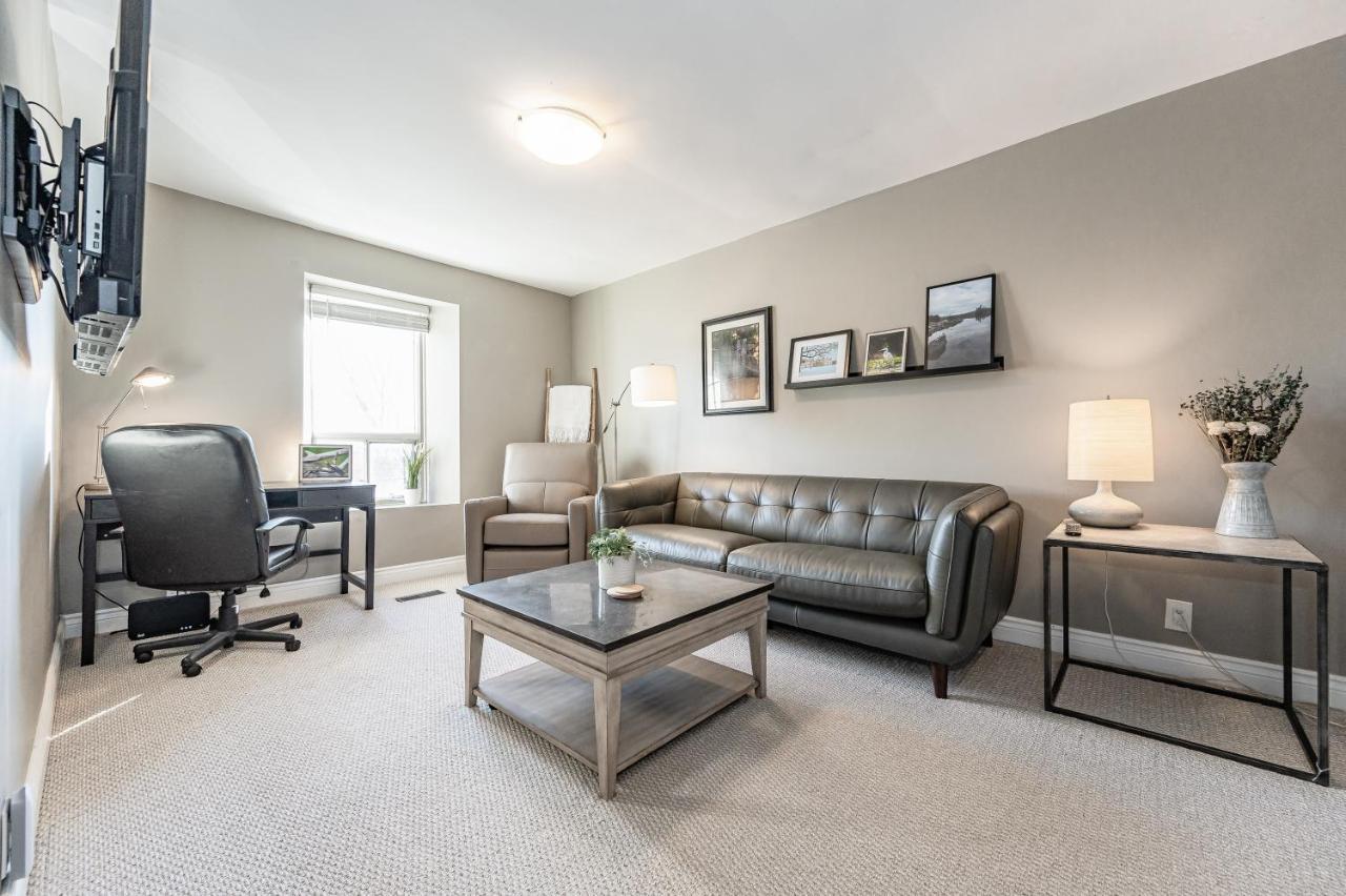 Harbour House — 4-Star Luxury Hotel in Hamilton, Canada