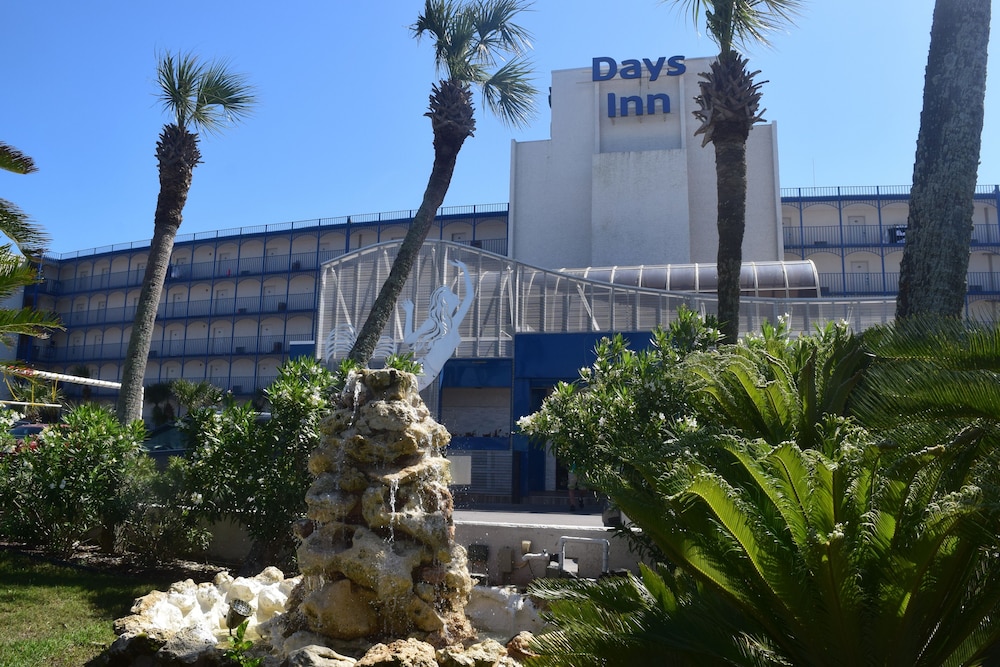 Days Inn by Wyndham Panama City Beach Beachfront Resort - photo 80